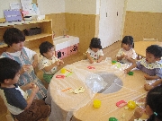 乳児クラス　室内での遊び♪